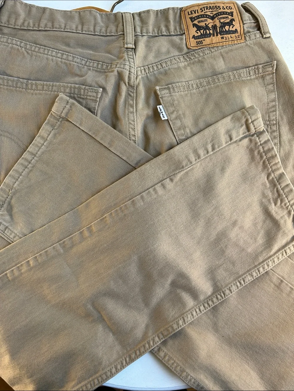 Levi's 505 Straight Men's Jeans in Beige-Tan